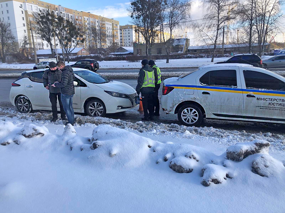 В Харькове полиция изъяла авто за долги теплосетям