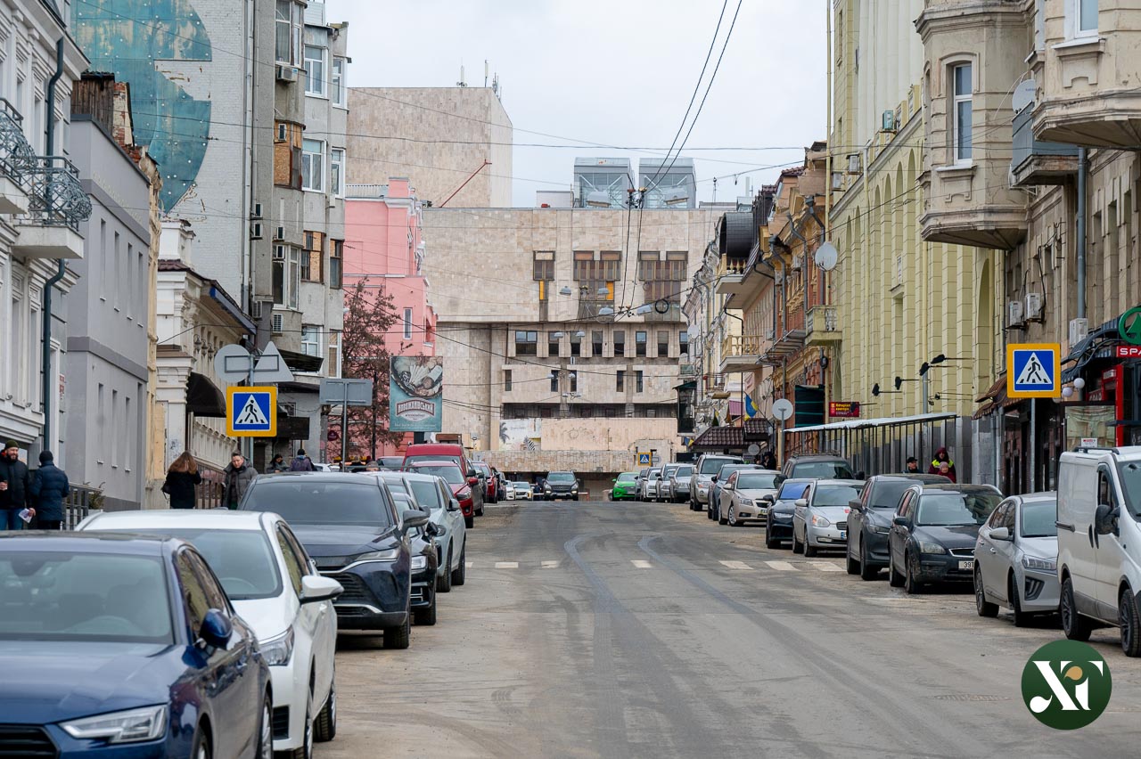 Вулиця Римарська та будівля театру опери та балету в центрі Харкова навесні, 3 березня 2026 року