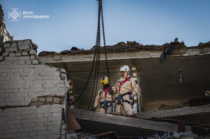 Пошкоджені квартири та руйнування на верхніх поверхах у Харкові, березень 2026