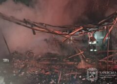 Пошкоджений російським обстрілом житловий будинок у селищі Старий Салтів Харківської області 23 березня 2026 року